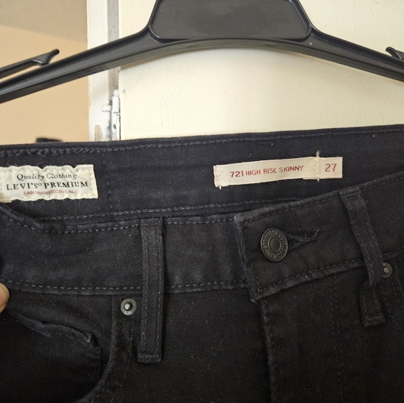 Levis high rise black ripped jeans size 27 - Picture 3 of 3